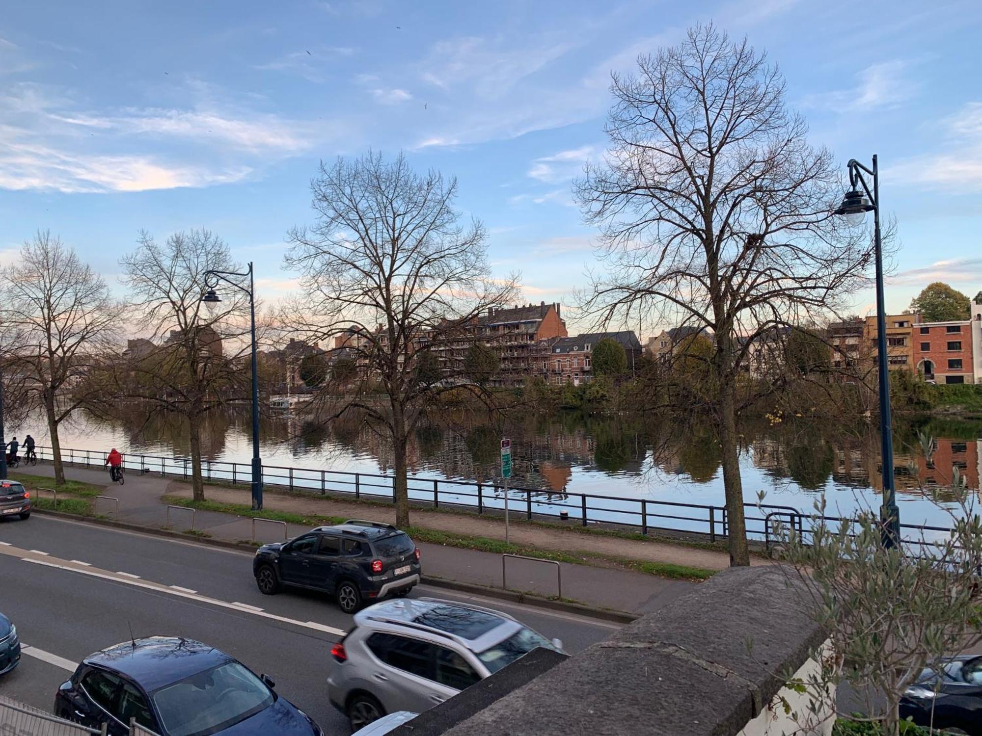 Aparthotel Studio Vue Sur Meuse à Namur Extérieur photo